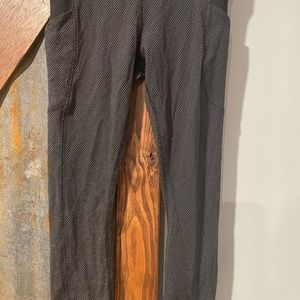 Old school Lululemon joggers with pockets!